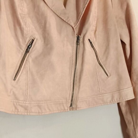 Torrid Pastel Pink Faux Leather Plus Sz Fully Lined Biker Jacket Sz 2 - Picture 9 of 10